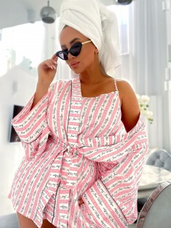 ADORE - satynowy szlafrok w logowane biało-różowe paski