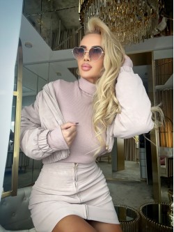 TESSA - sweterek z golfem w...